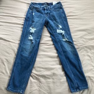 Hollister Low-rise crop boyfriend jeans